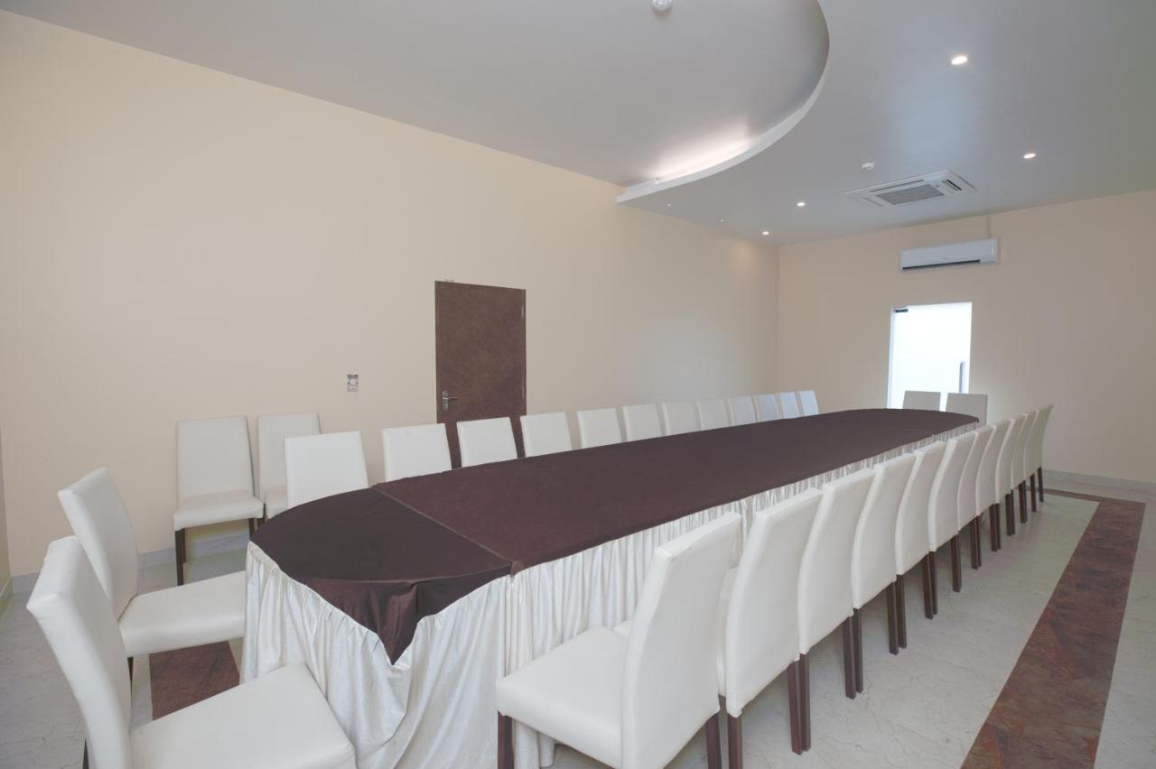 Hotel Le Castle Rudrapur Экстерьер фото