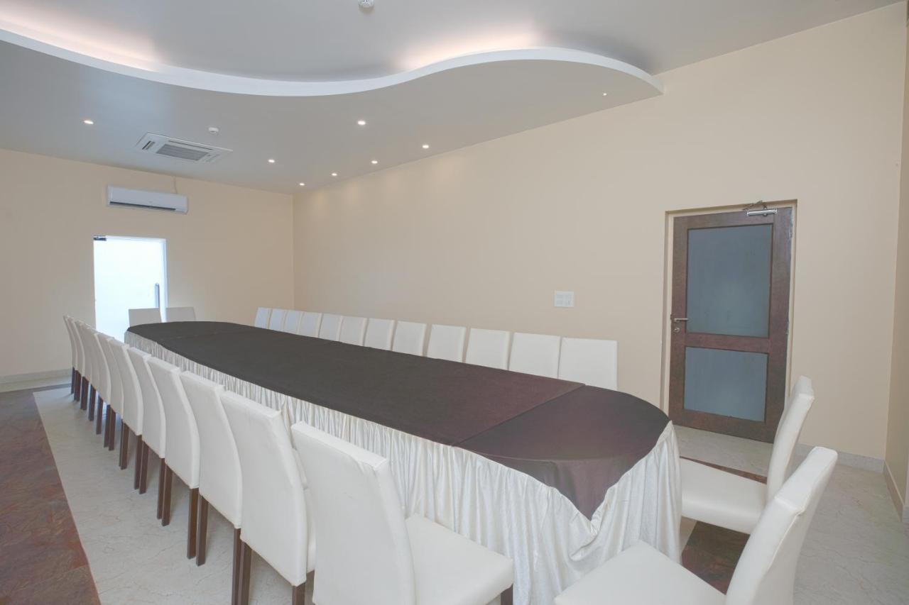 Hotel Le Castle Rudrapur Экстерьер фото