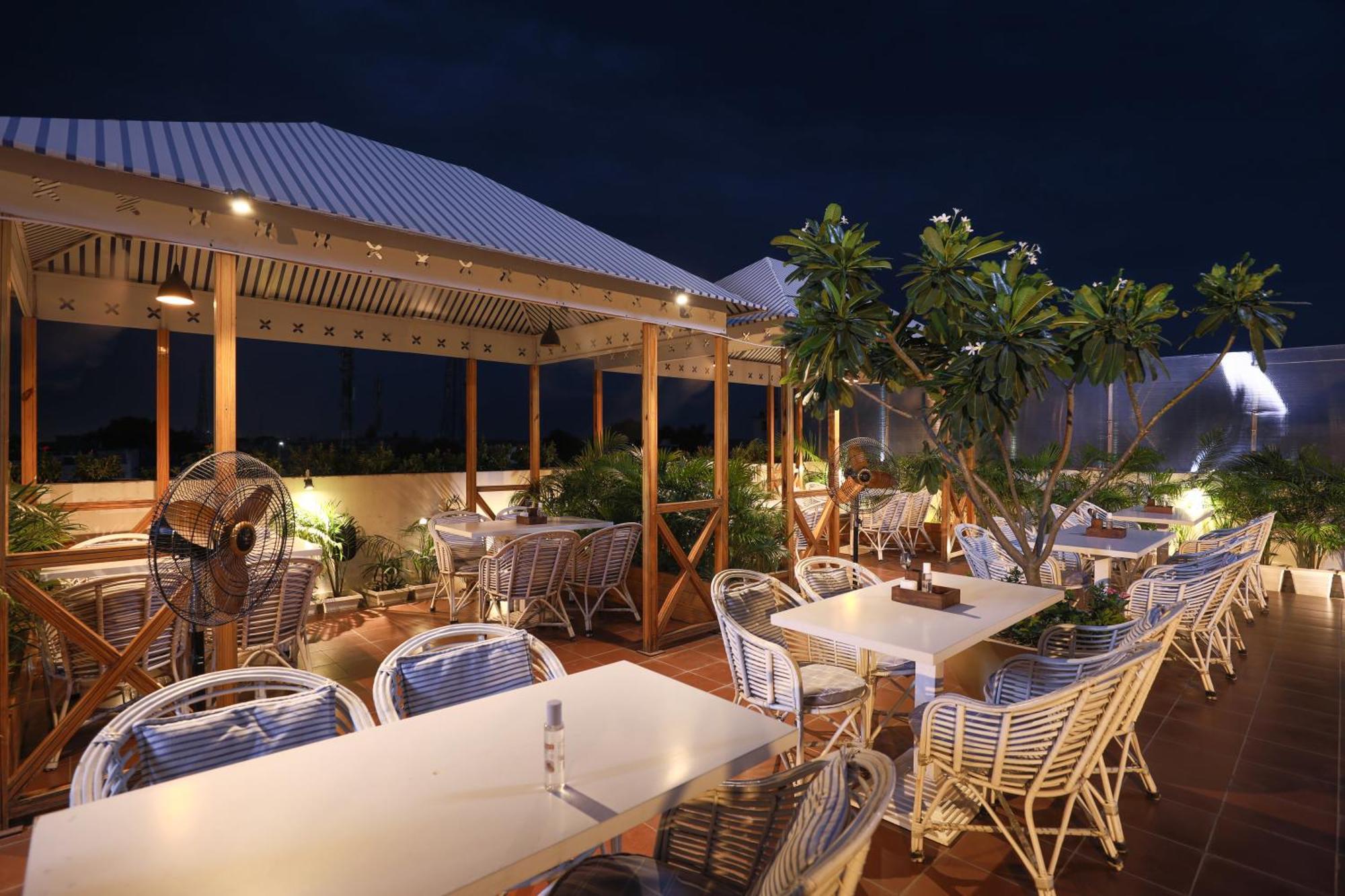 Hotel Le Castle Rudrapur Экстерьер фото