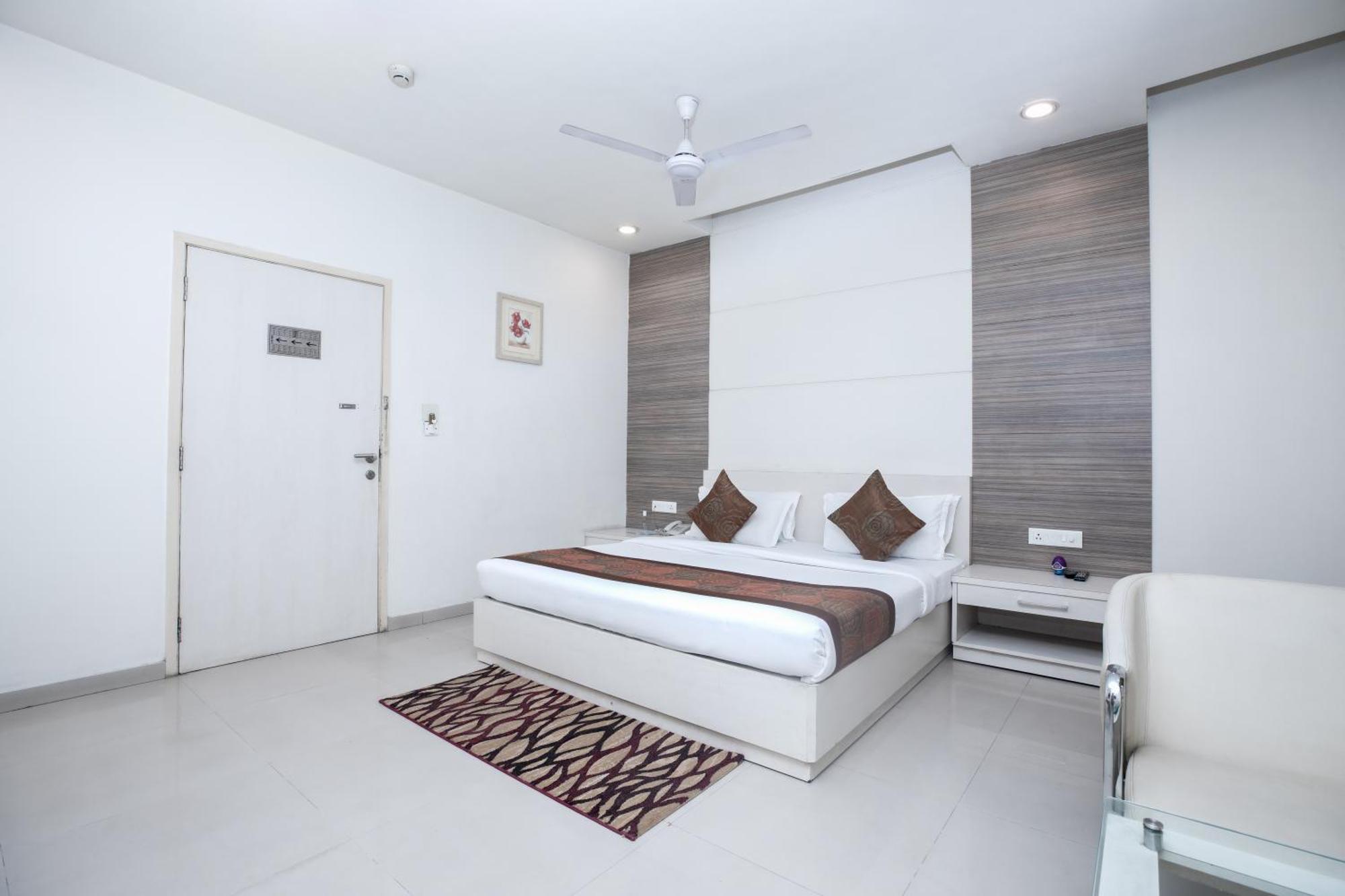 Hotel Le Castle Rudrapur Экстерьер фото